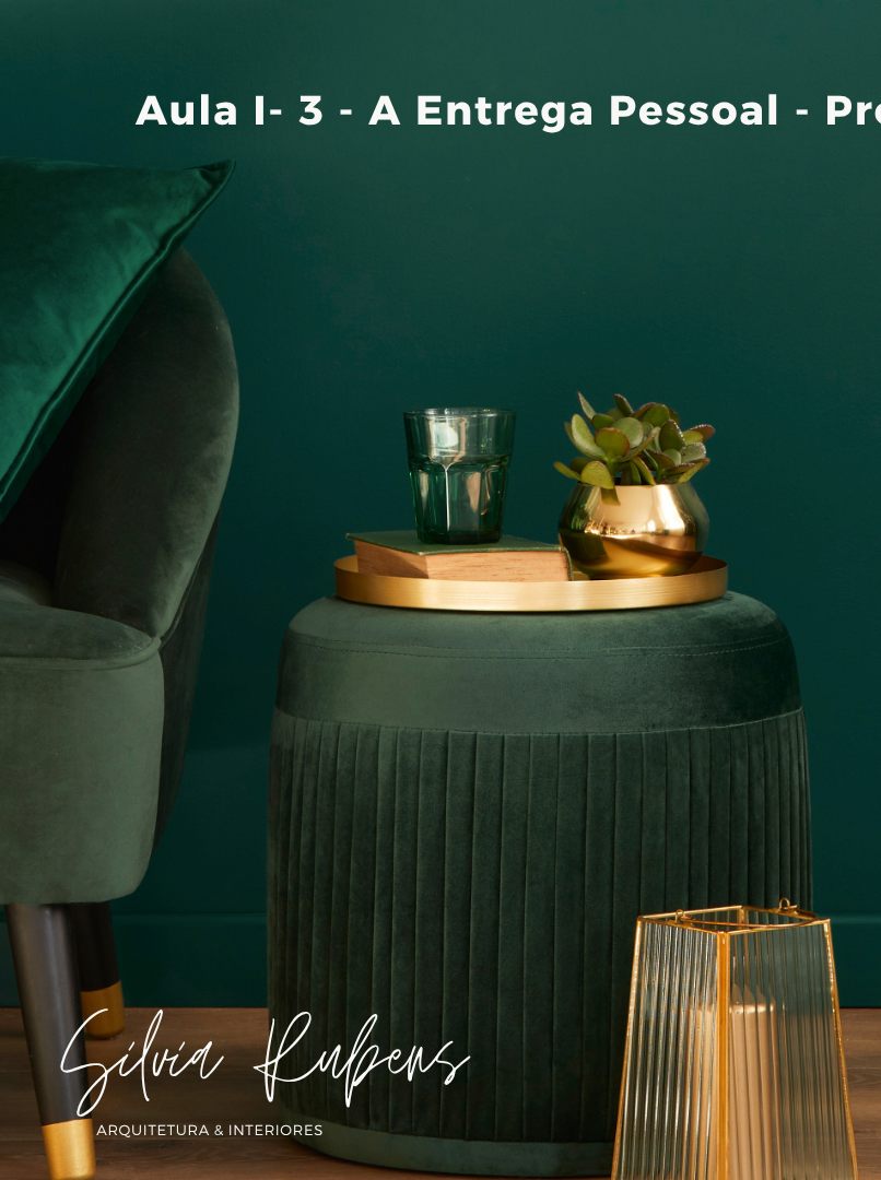 Ambiente residencial em veludo verde com detalhes em dourado